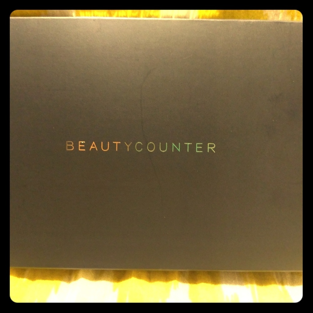 Beautycounter nude eyeshadow Palette